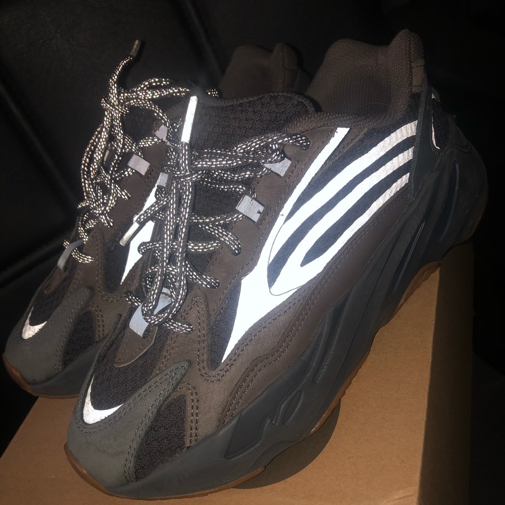 COPY - Yeezy Boost 700